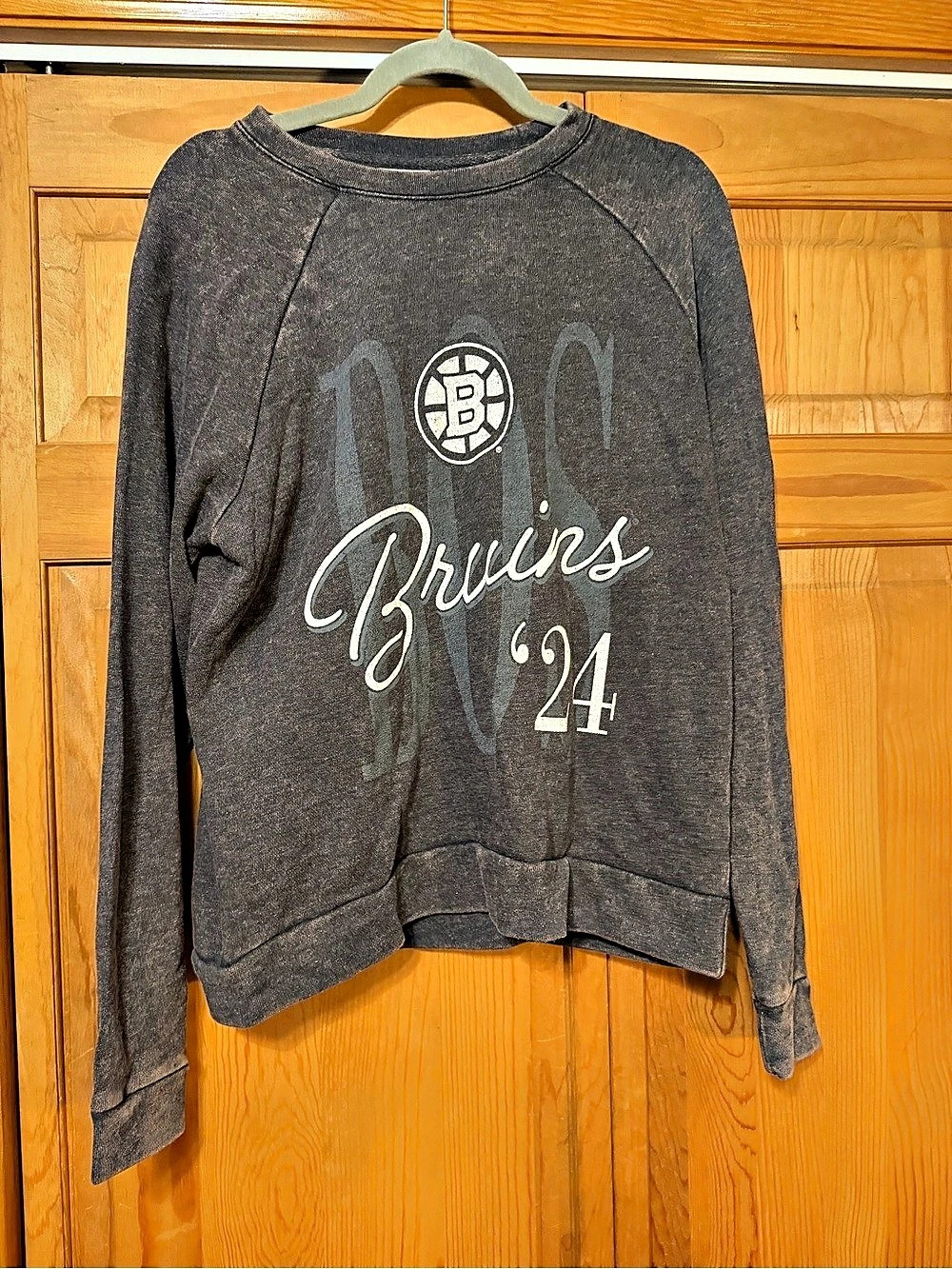 NHL Boston Bruins '24 sweatshirt Graphic Sweatshirt in Gray Large NWT
